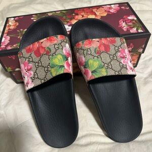 Gucci Women’s GG Blooms Slide Sandals